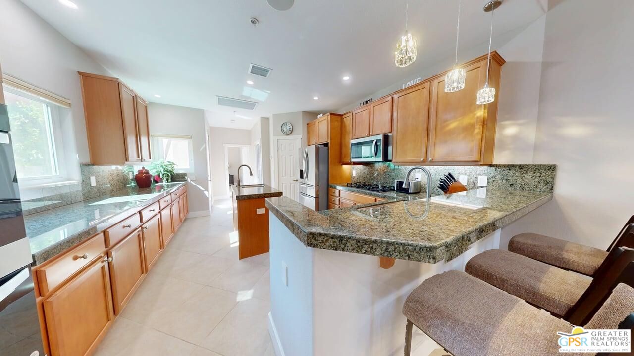 2866 La Cadena Ct
