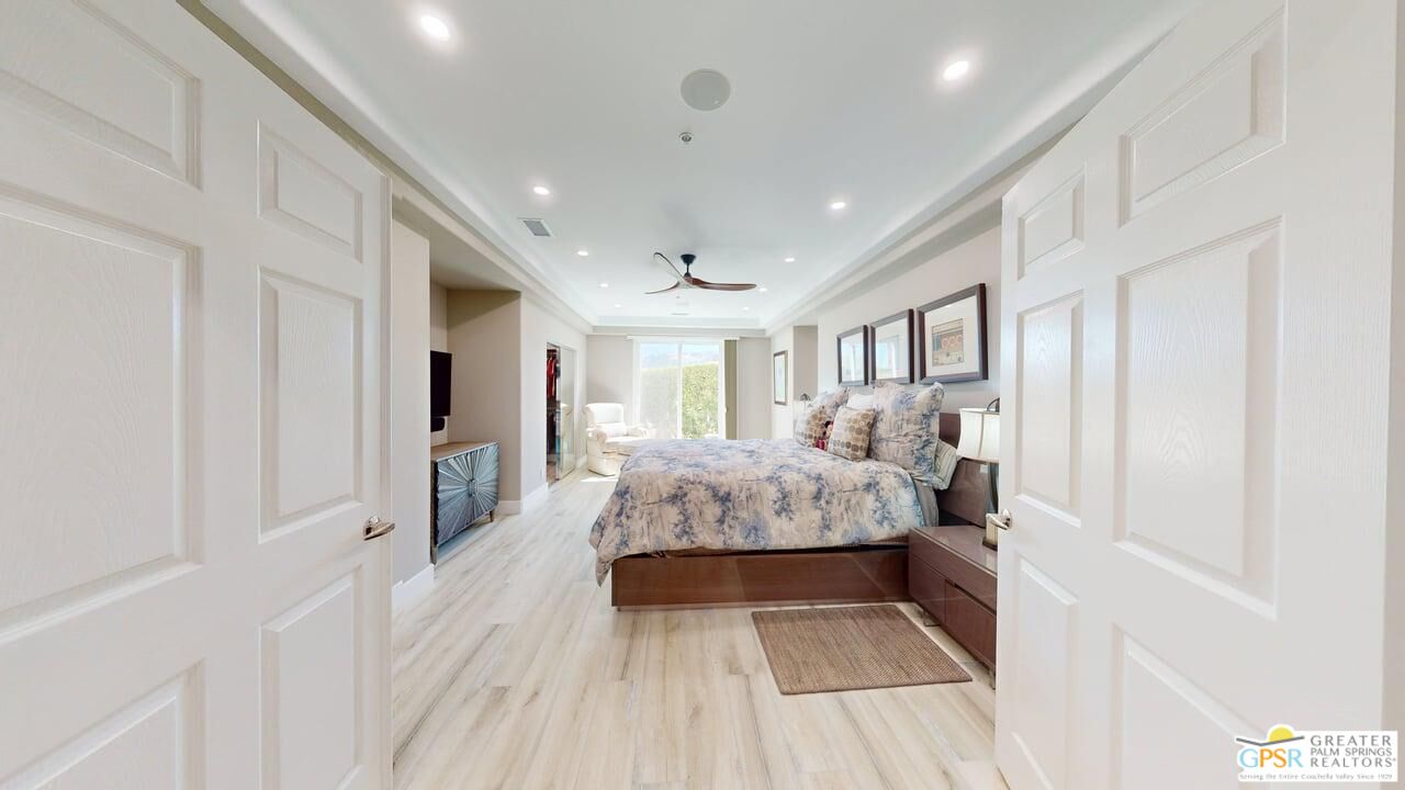 2866 La Cadena Ct