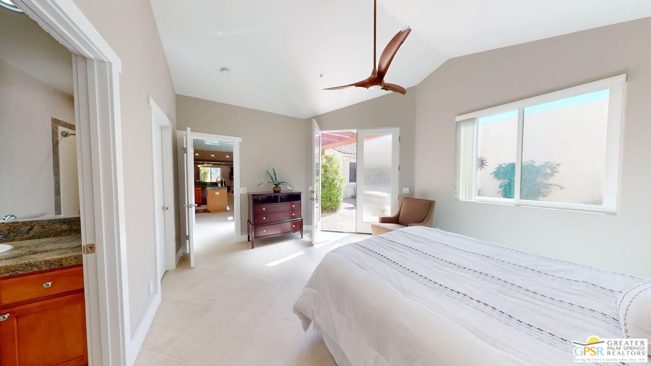 2866 La Cadena Ct