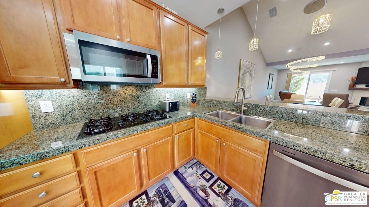 2866 La Cadena Ct