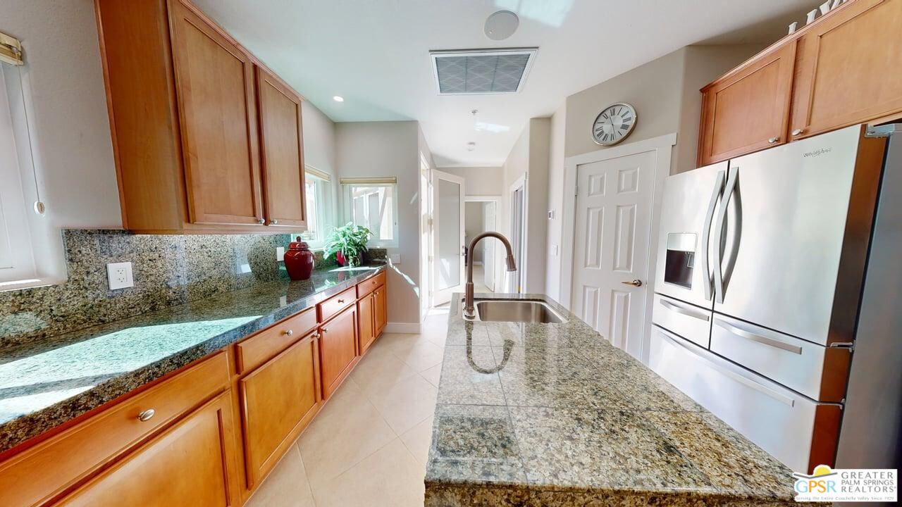 2866 La Cadena Ct
