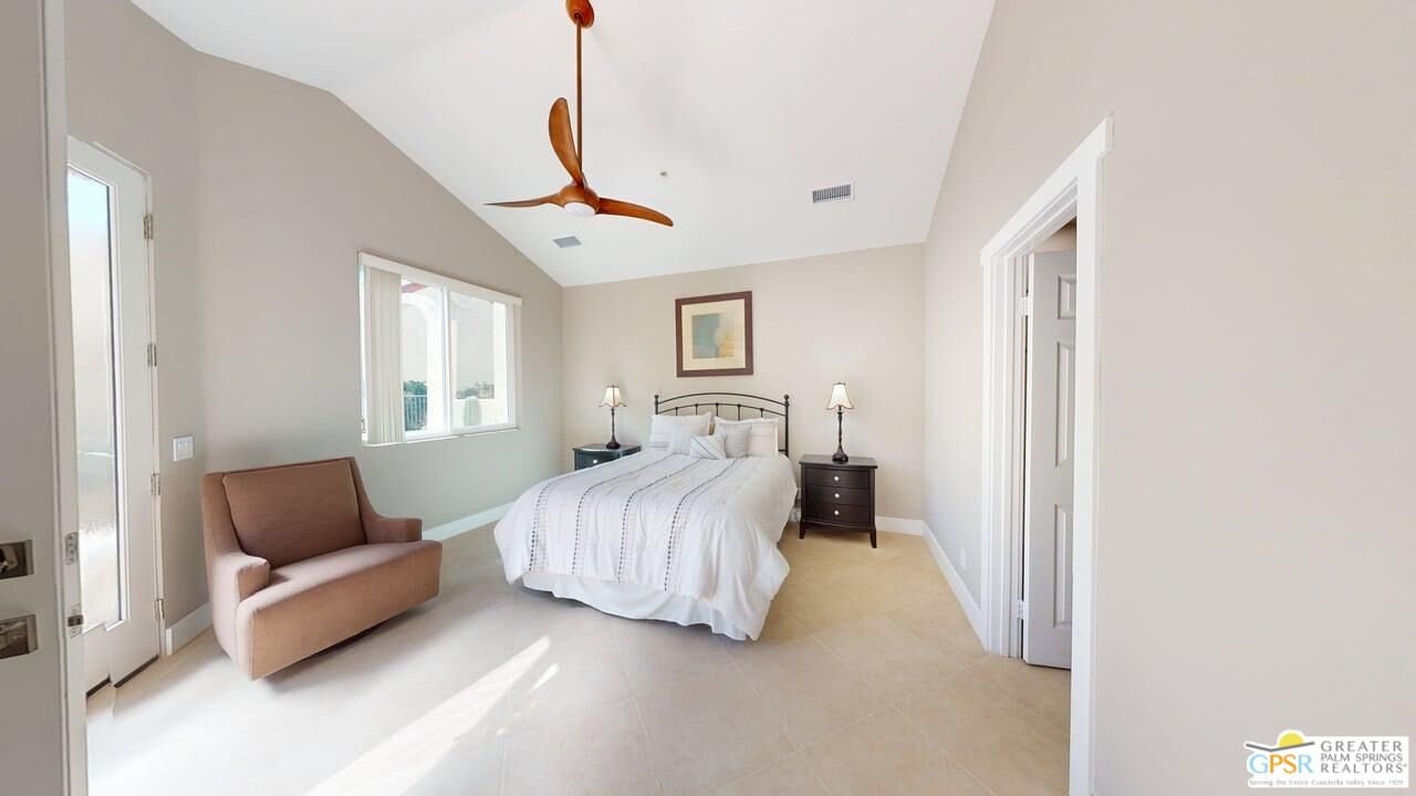 2866 La Cadena Ct