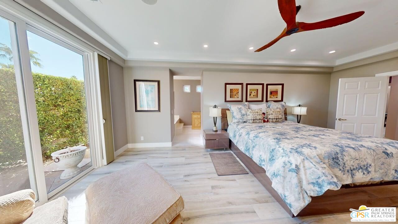2866 La Cadena Ct