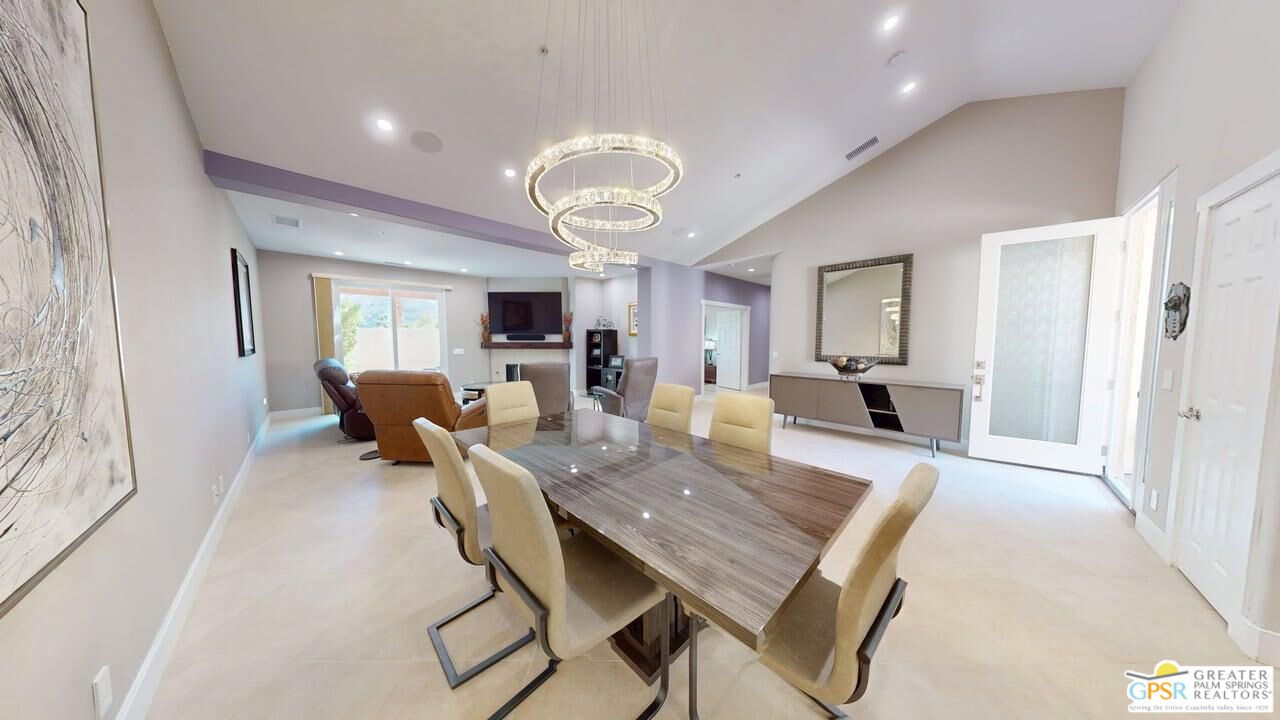 2866 La Cadena Ct