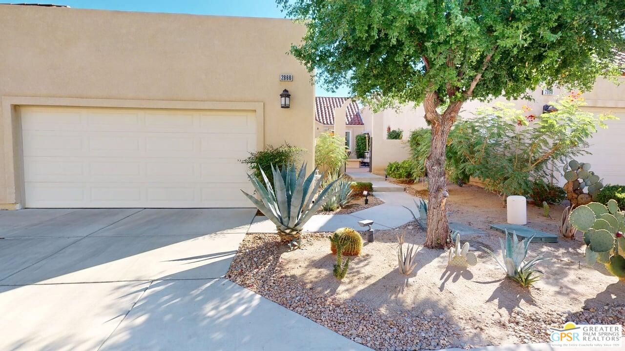 2866 La Cadena Ct