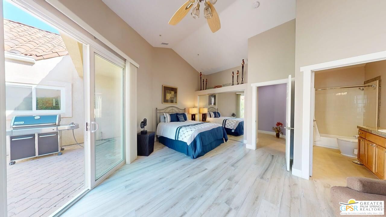 2866 La Cadena Ct