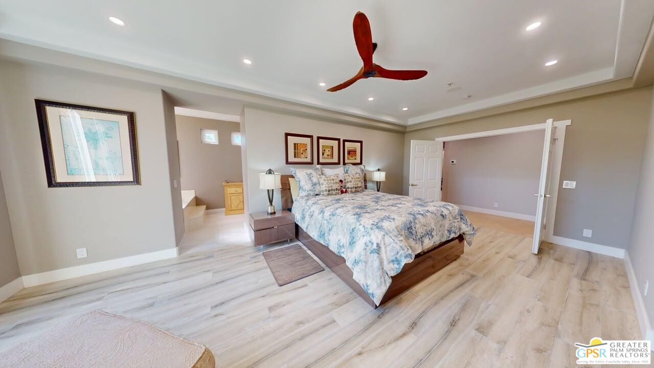 2866 La Cadena Ct