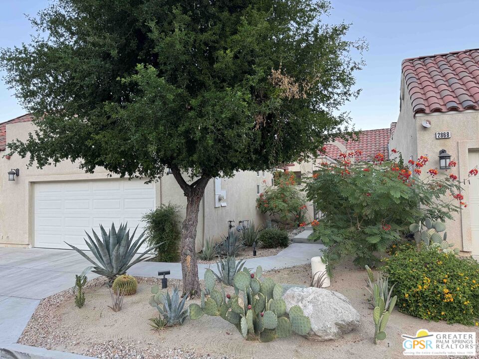 2866 La Cadena Ct