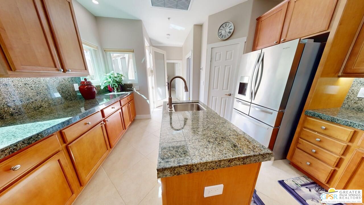 2866 La Cadena Ct