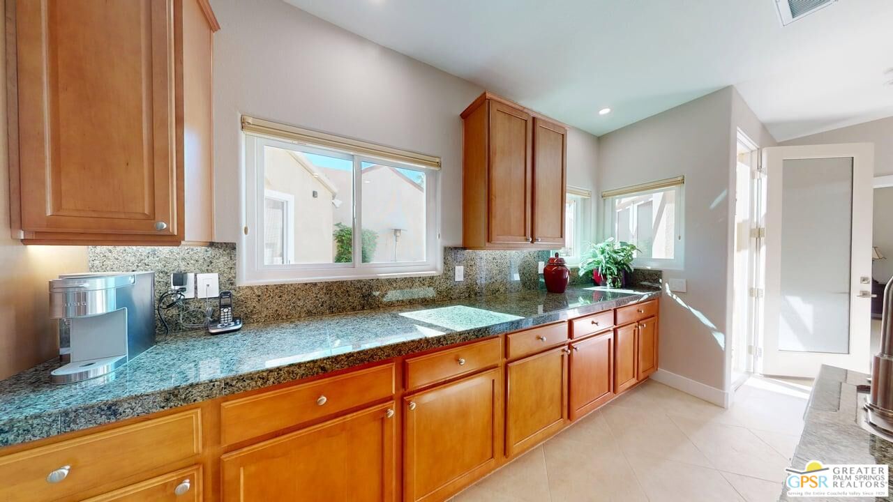 2866 La Cadena Ct