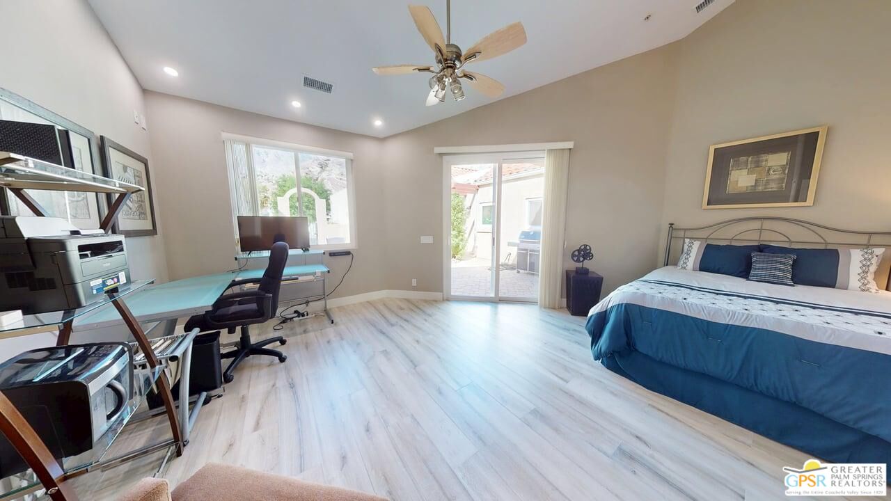 2866 La Cadena Ct