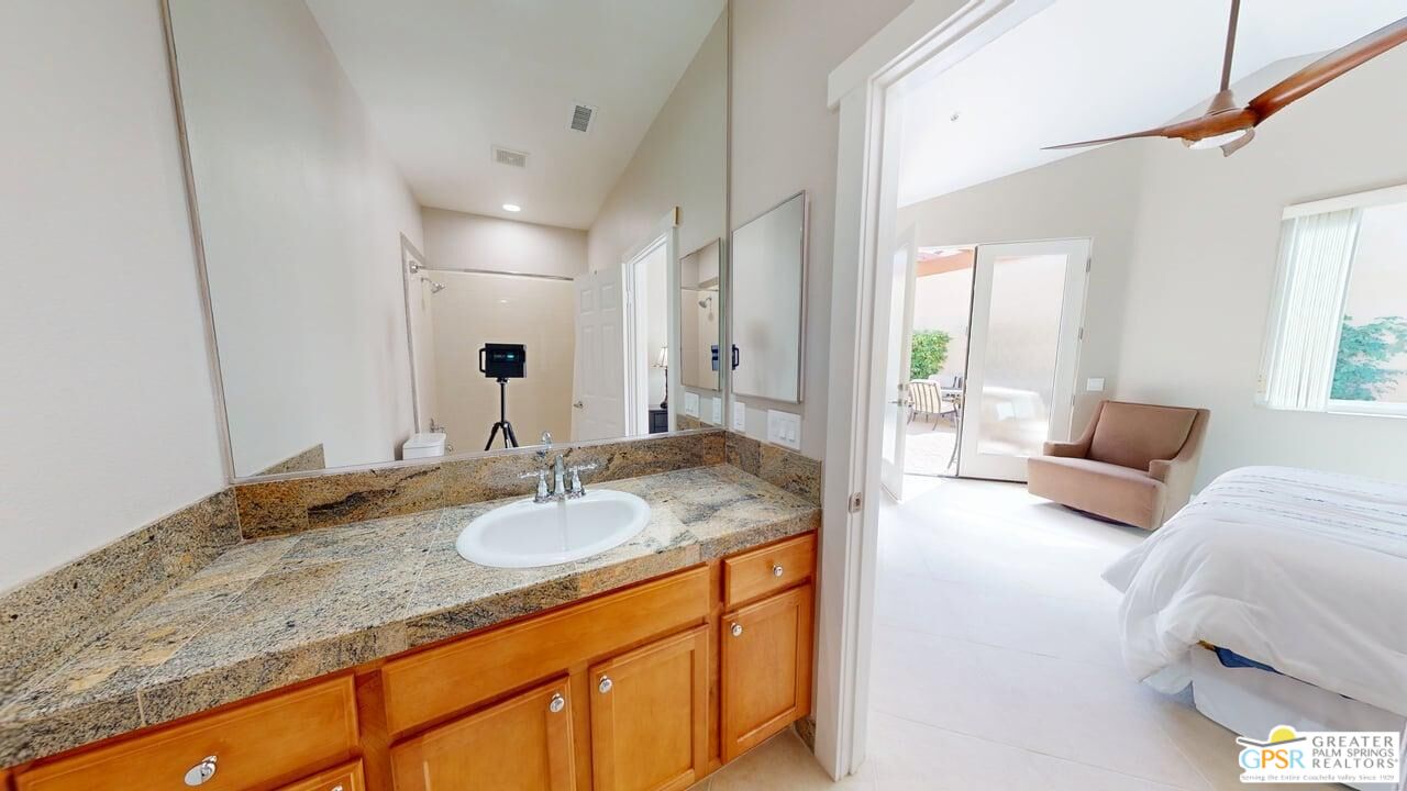 2866 La Cadena Ct