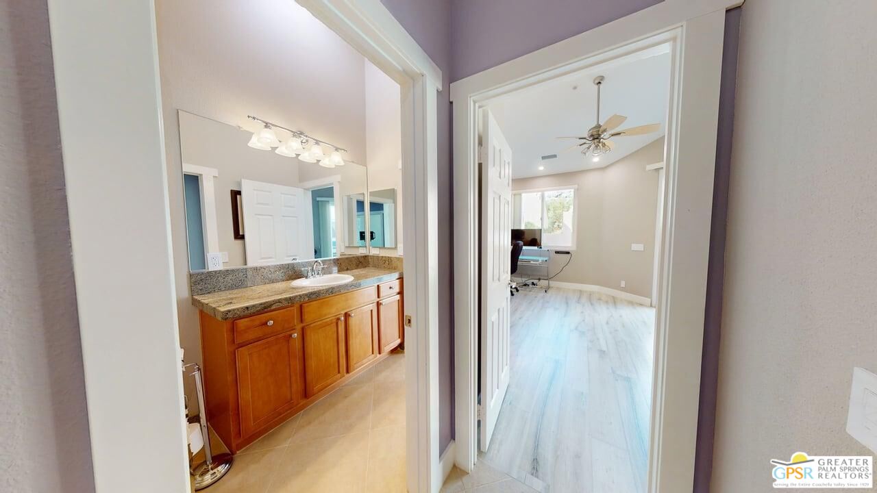 2866 La Cadena Ct
