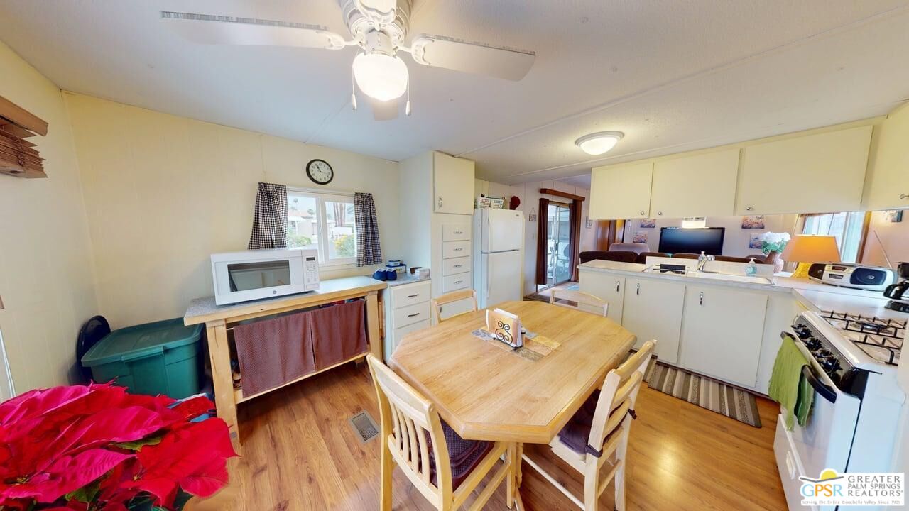 14 Garfield Dr
