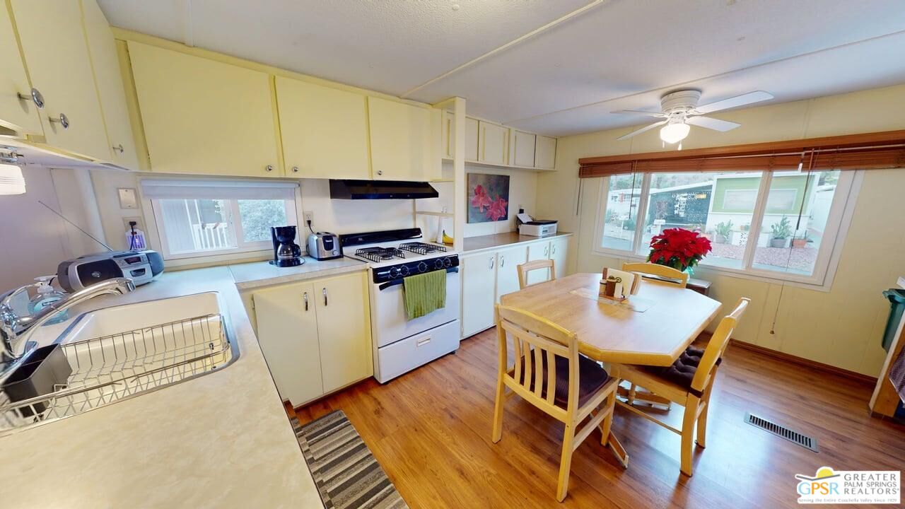 14 Garfield Dr
