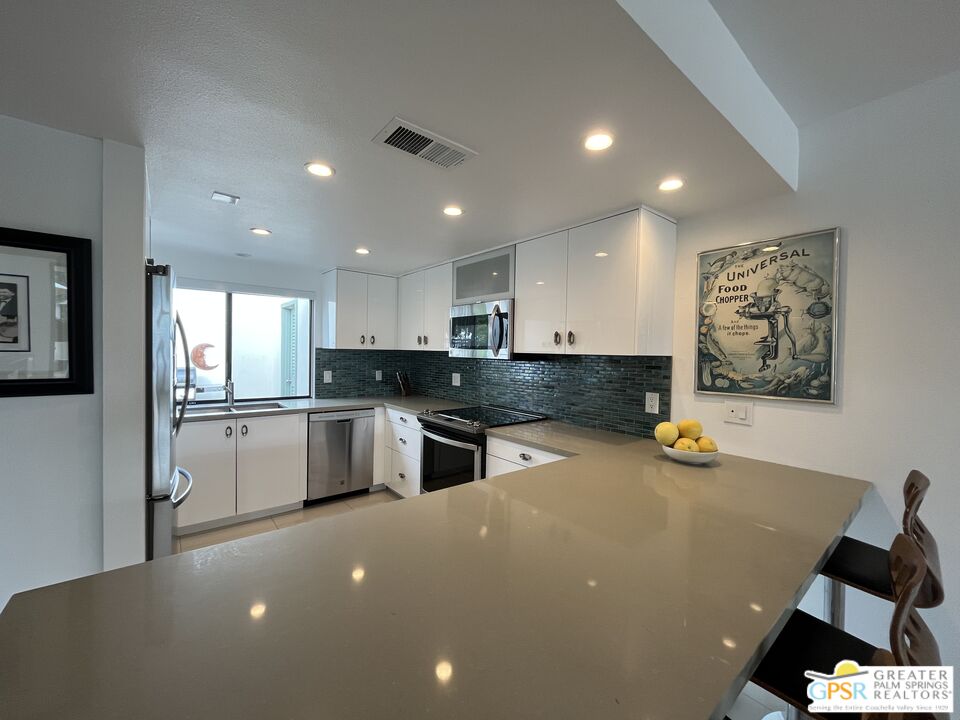 1010 Saint George Cir