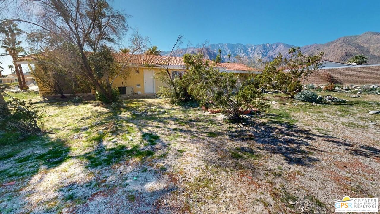 2780 N Girasol Ave