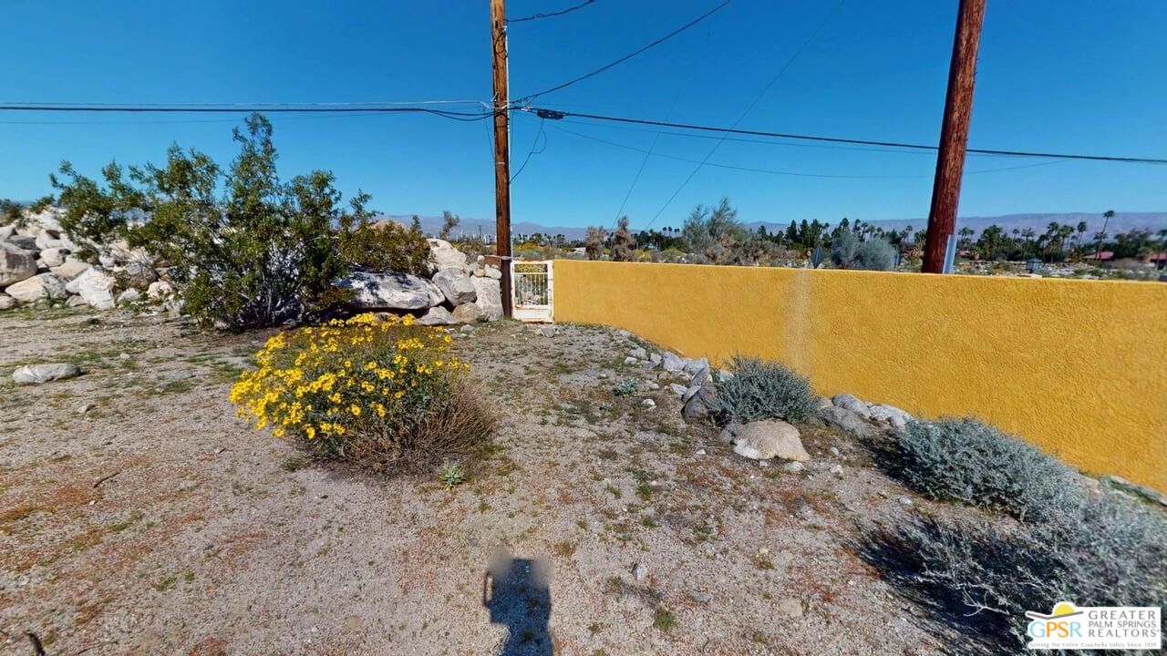 2780 N Girasol Ave