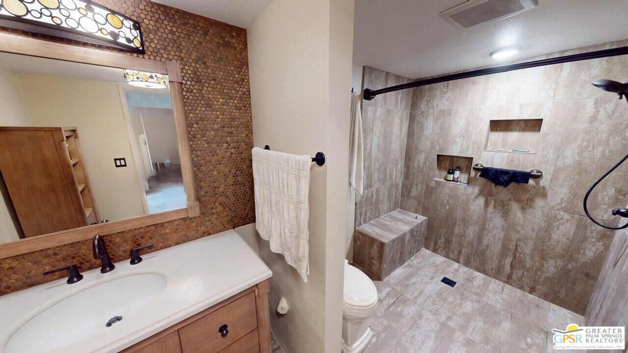 70260 Highway 111 Unit: 124