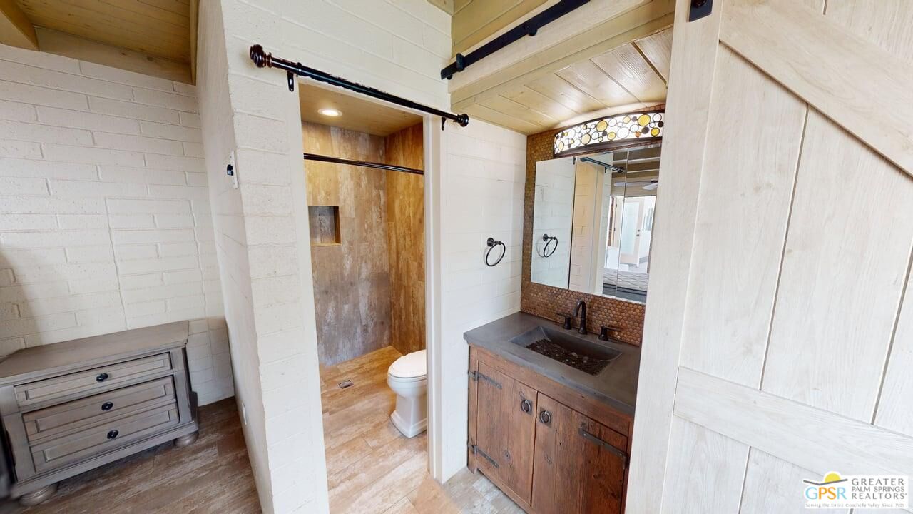 70260 Highway 111 Unit: 124