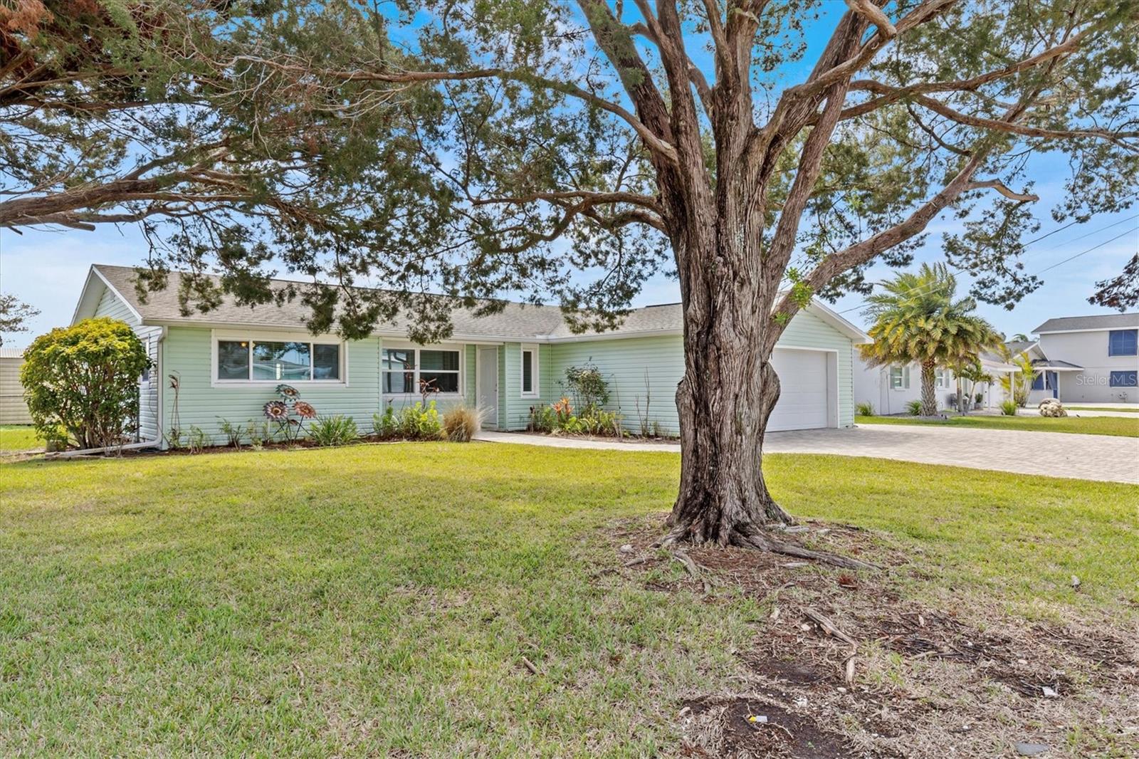 3328 GULFVIEW DR