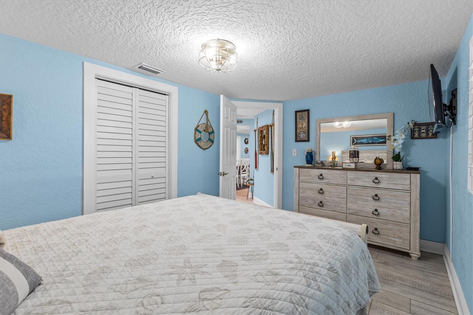 4387 6TH ISLE DR