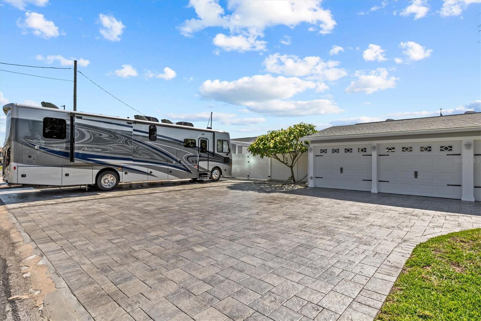 4387 6TH ISLE DR