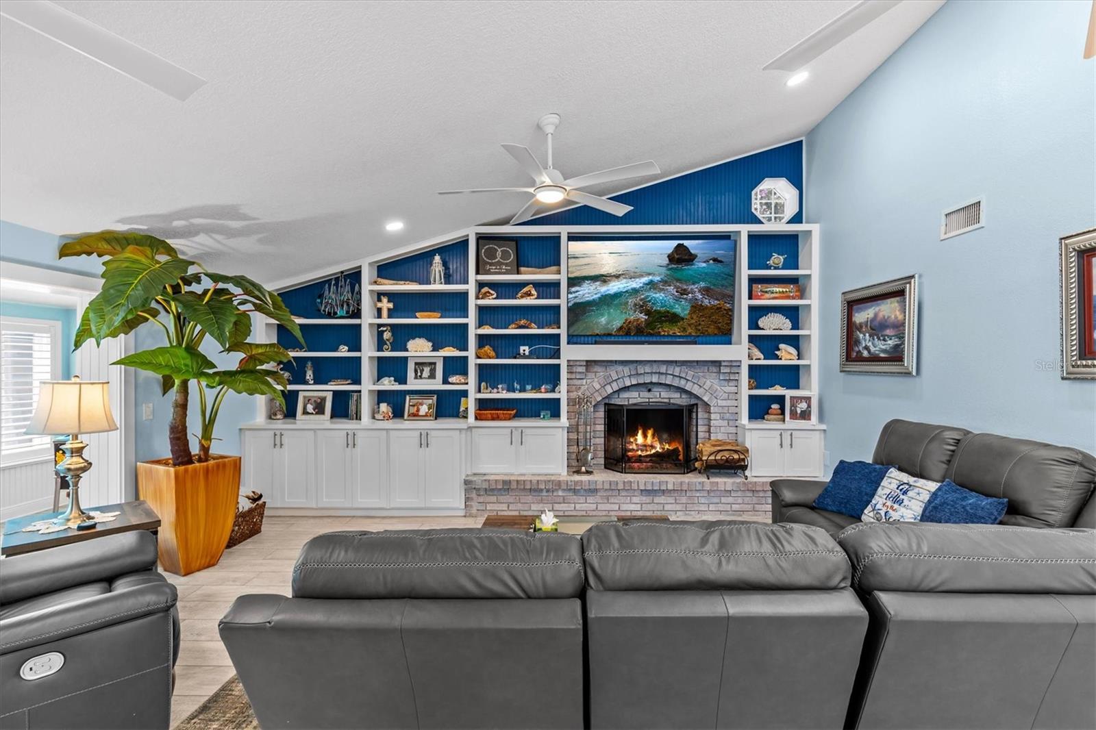 4387 6TH ISLE DR
