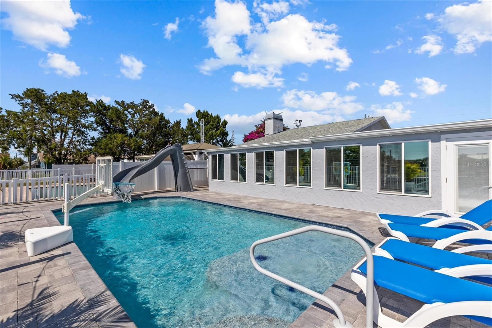 4387 6TH ISLE DR
