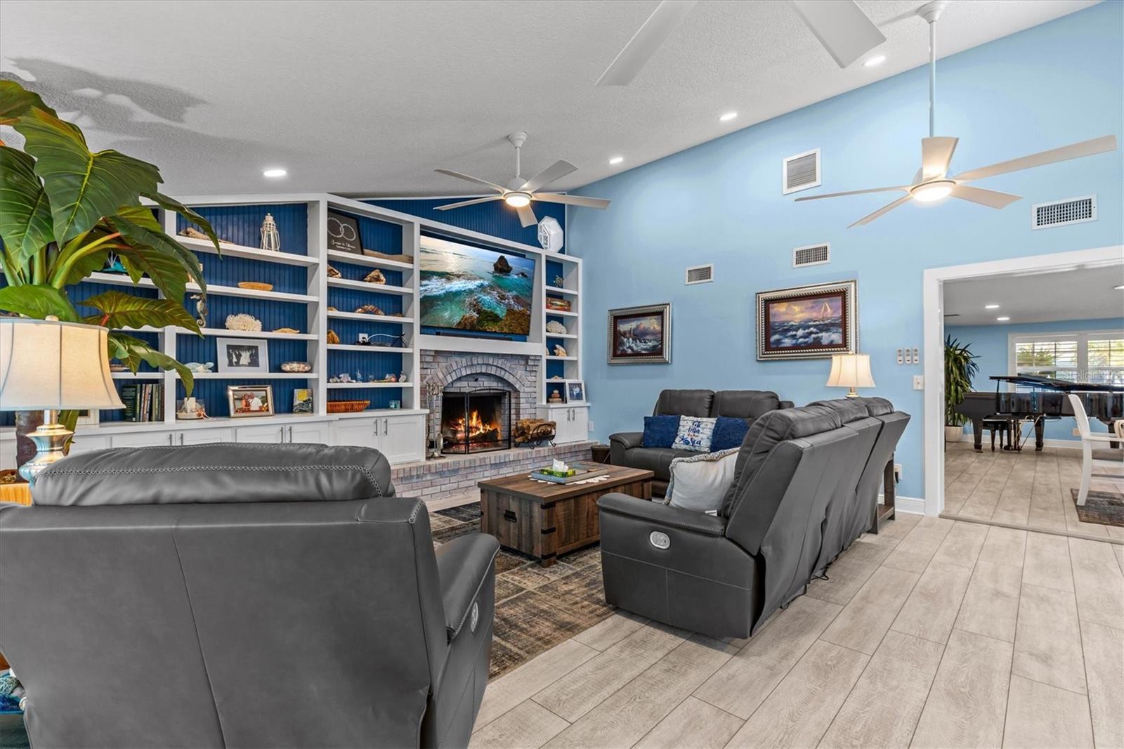 4387 6TH ISLE DR