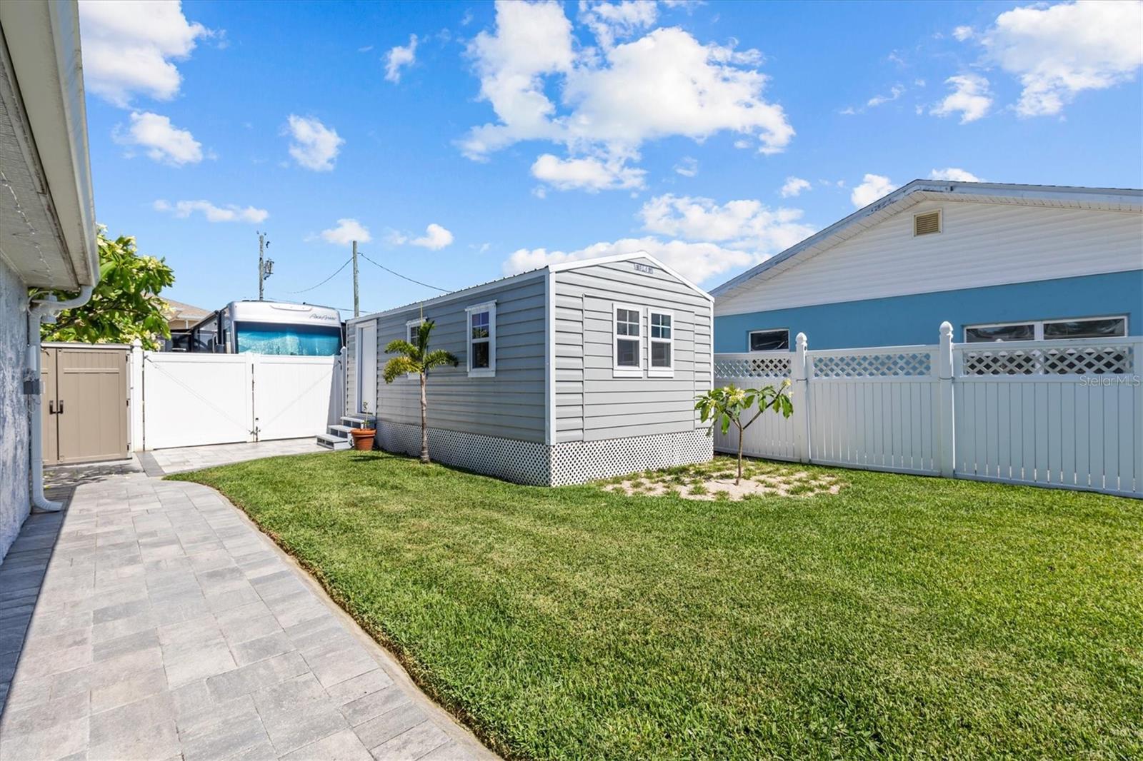 4387 6TH ISLE DR