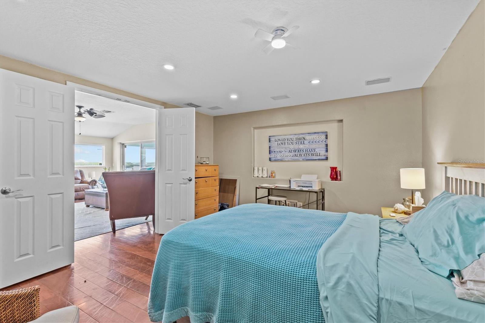 3337 MANGROVE DR