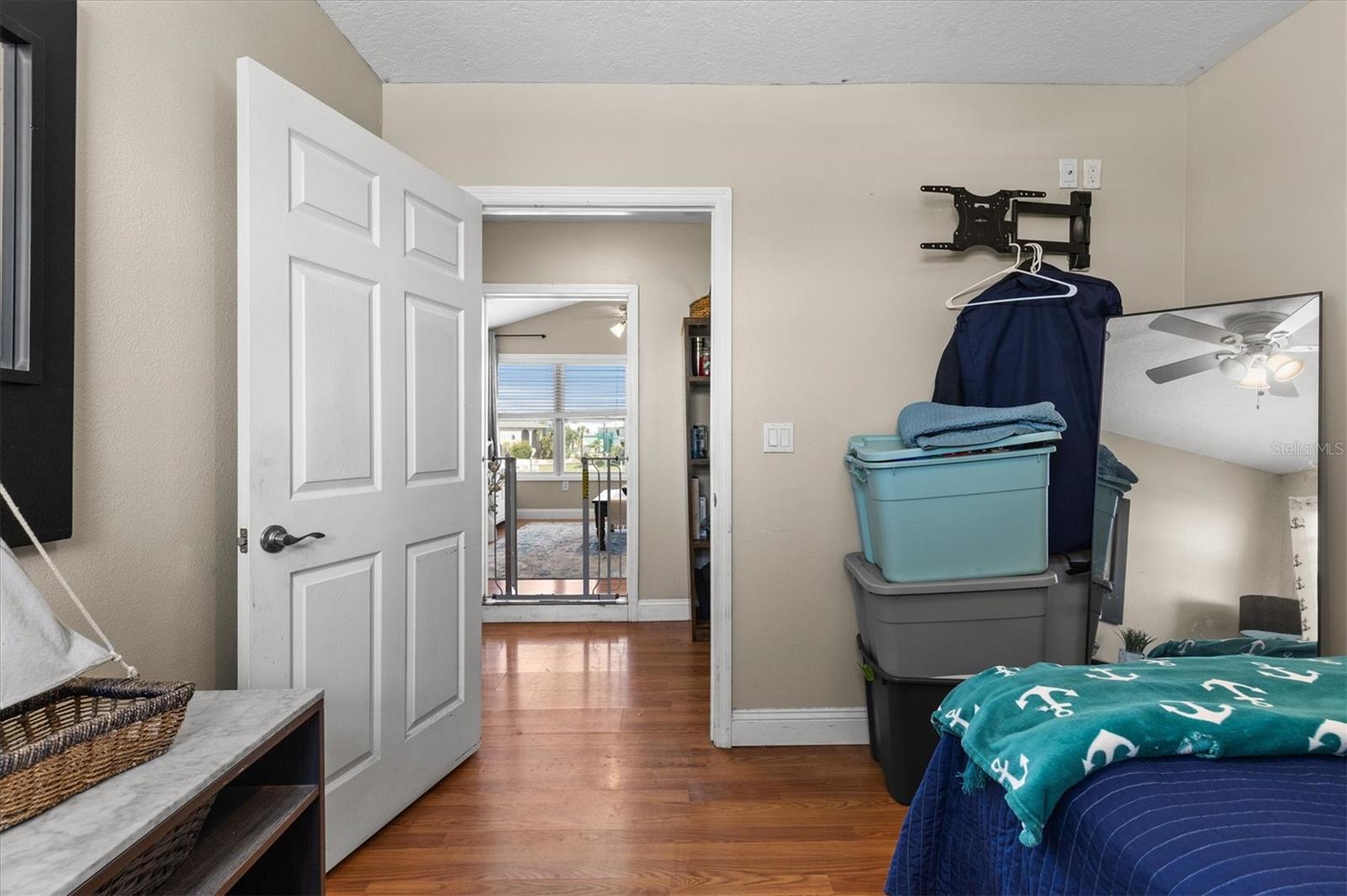 3337 MANGROVE DR