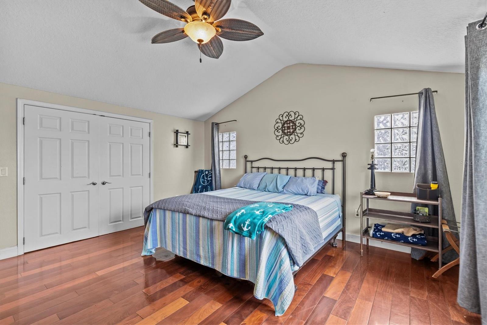 3337 MANGROVE DR