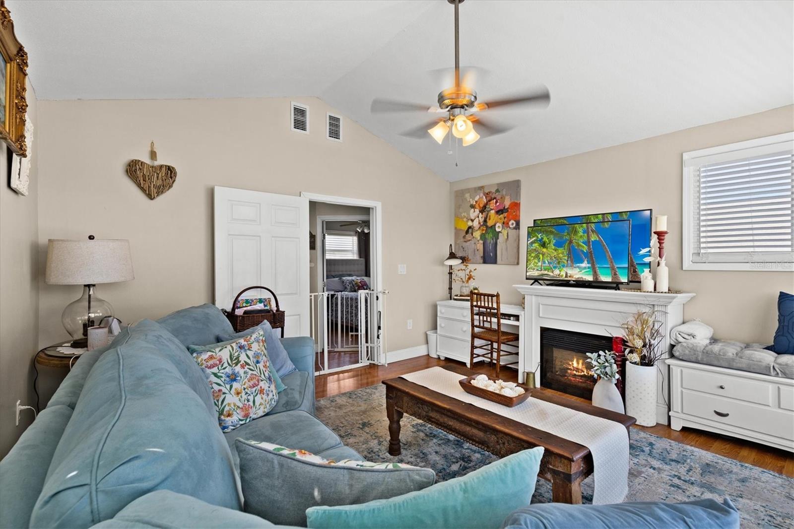 3337 MANGROVE DR