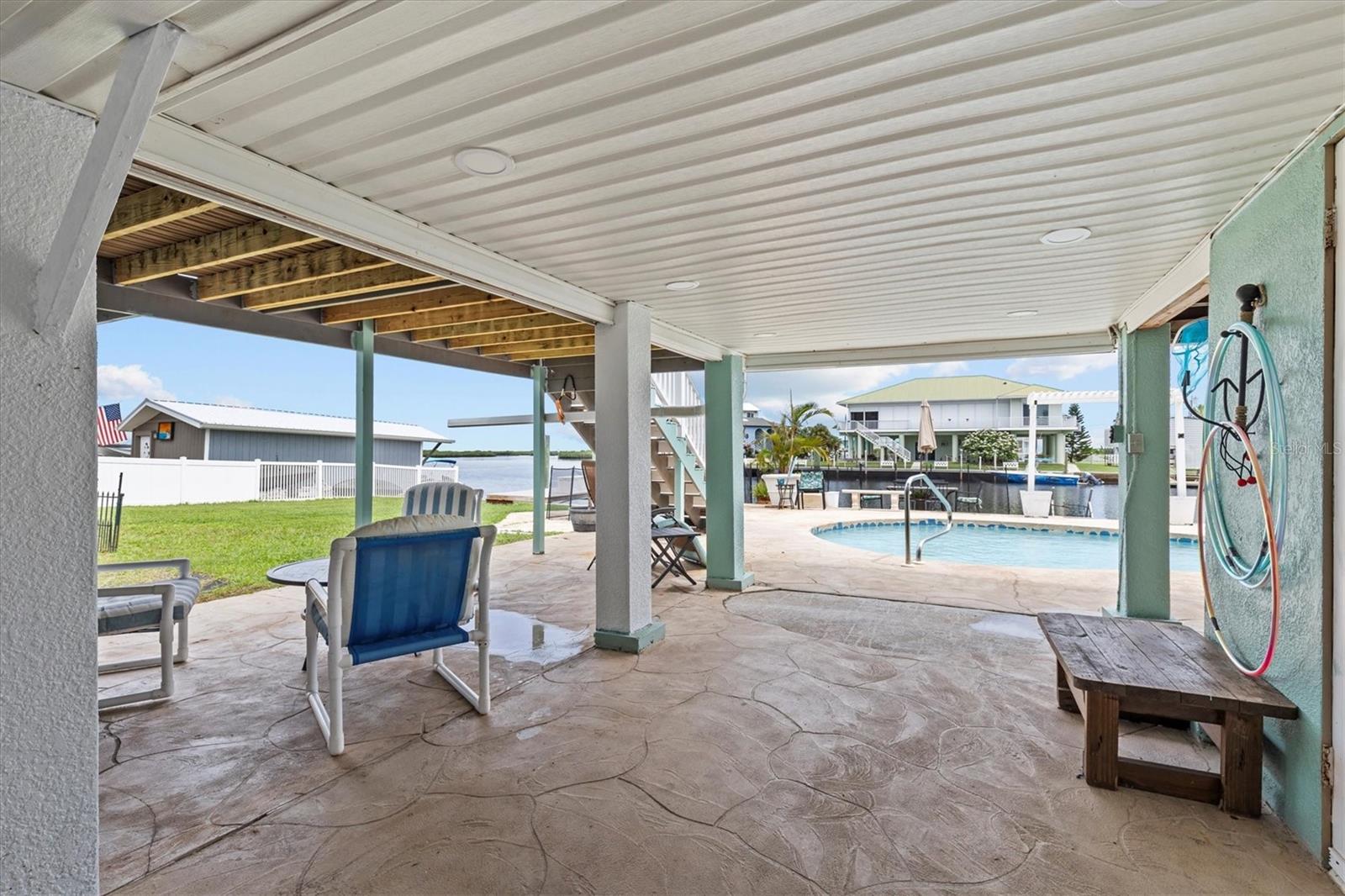 3337 MANGROVE DR