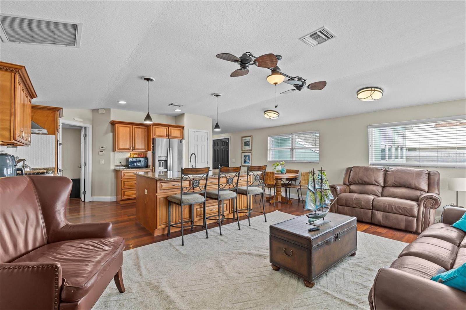 3337 MANGROVE DR