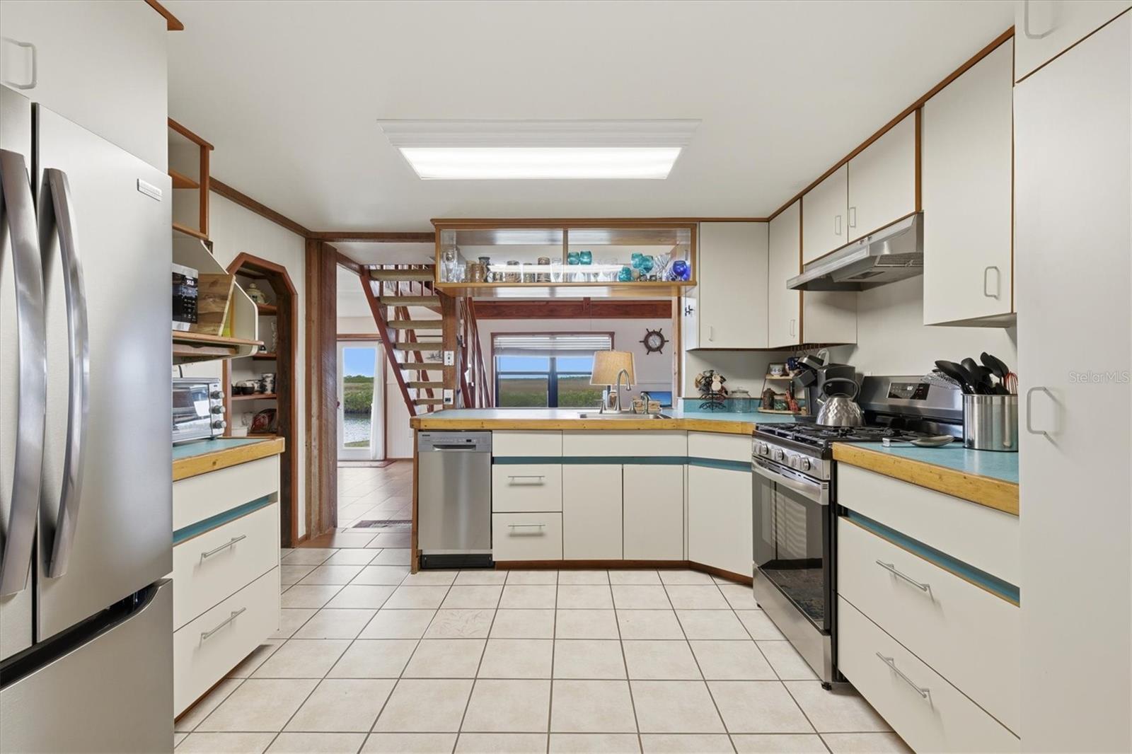 2487 SUNSET VISTA DR