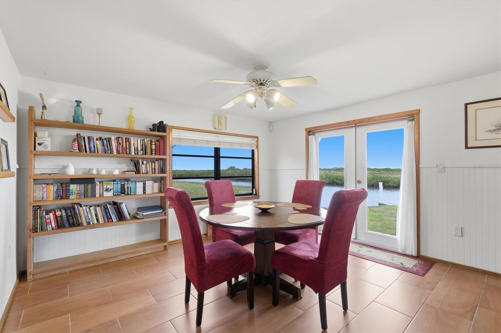 2487 SUNSET VISTA DR