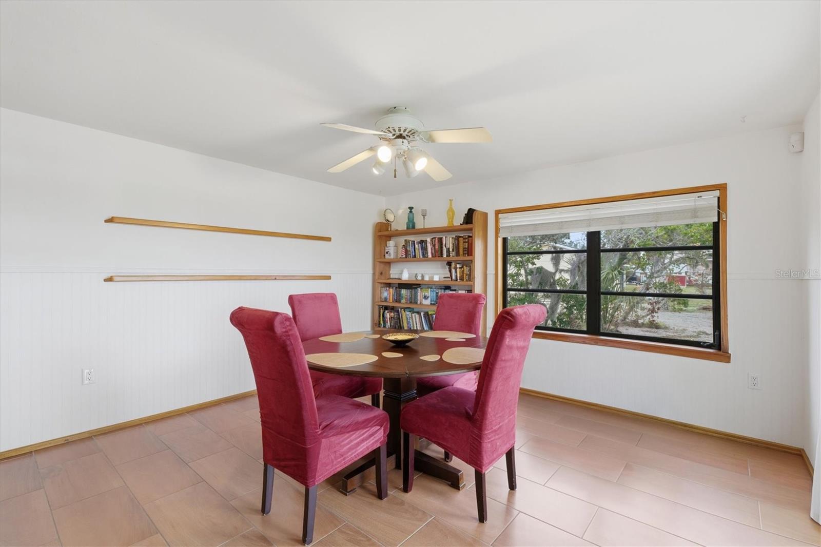 2487 SUNSET VISTA DR