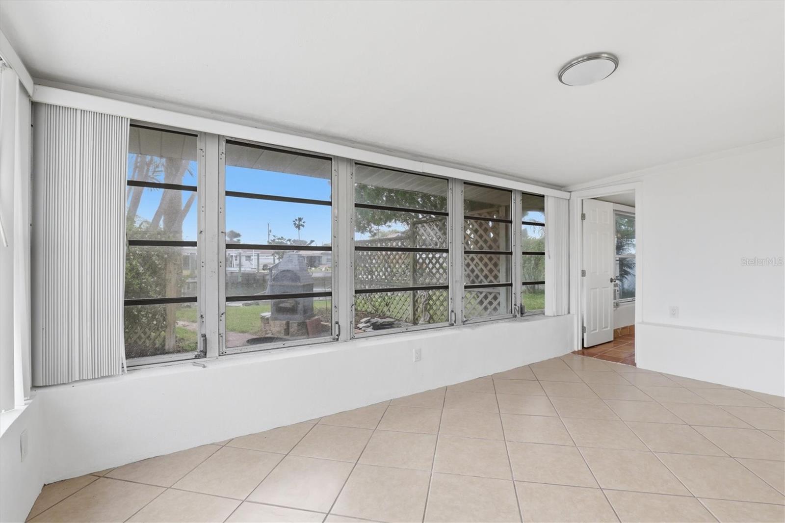 13538 LESLIE DR