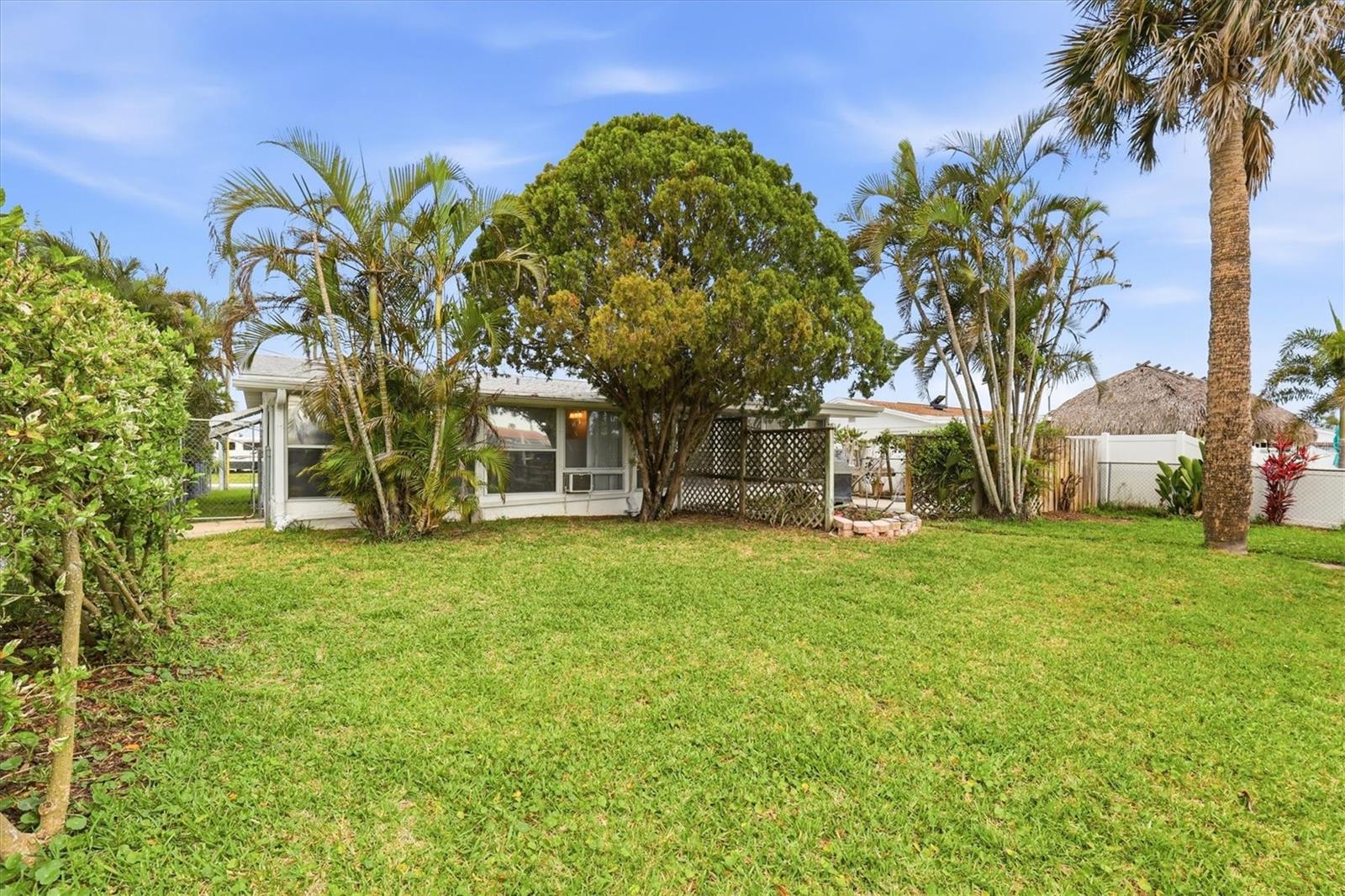 13538 LESLIE DR