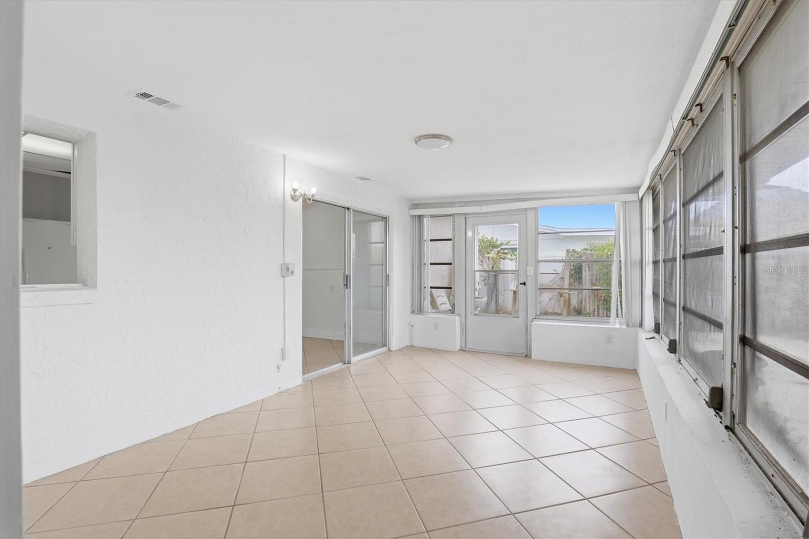 13538 LESLIE DR