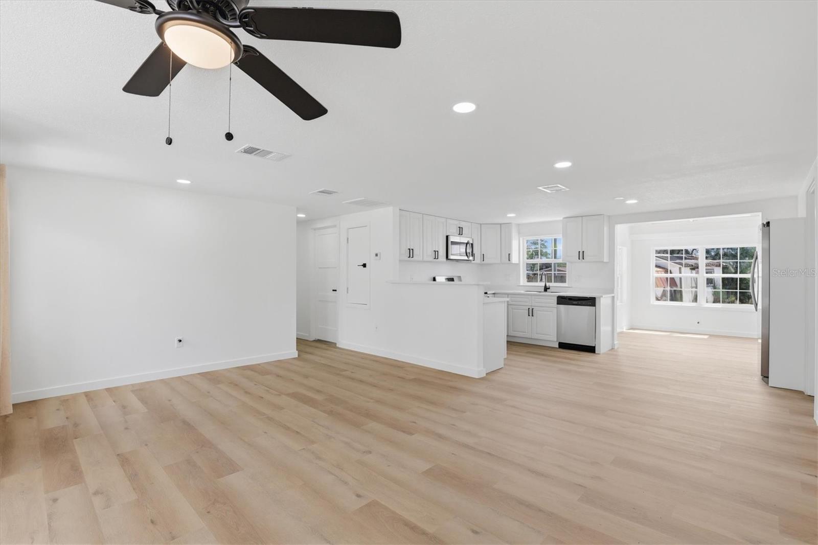 7114 FAIR LN