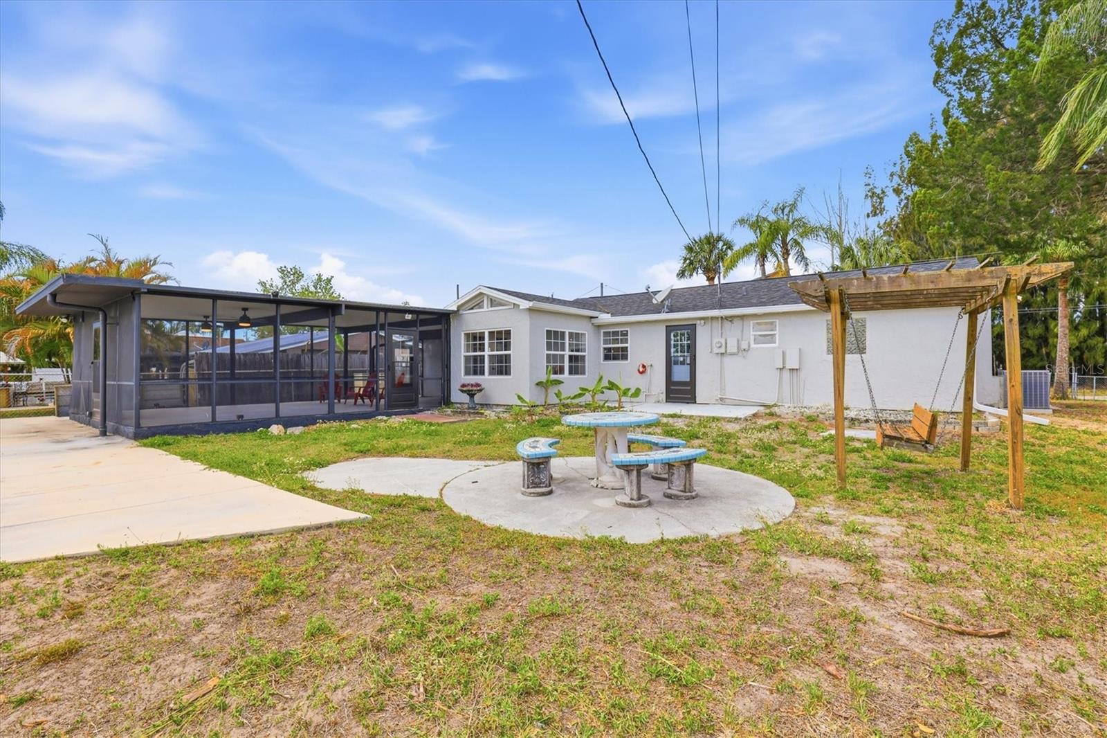 7114 FAIR LN