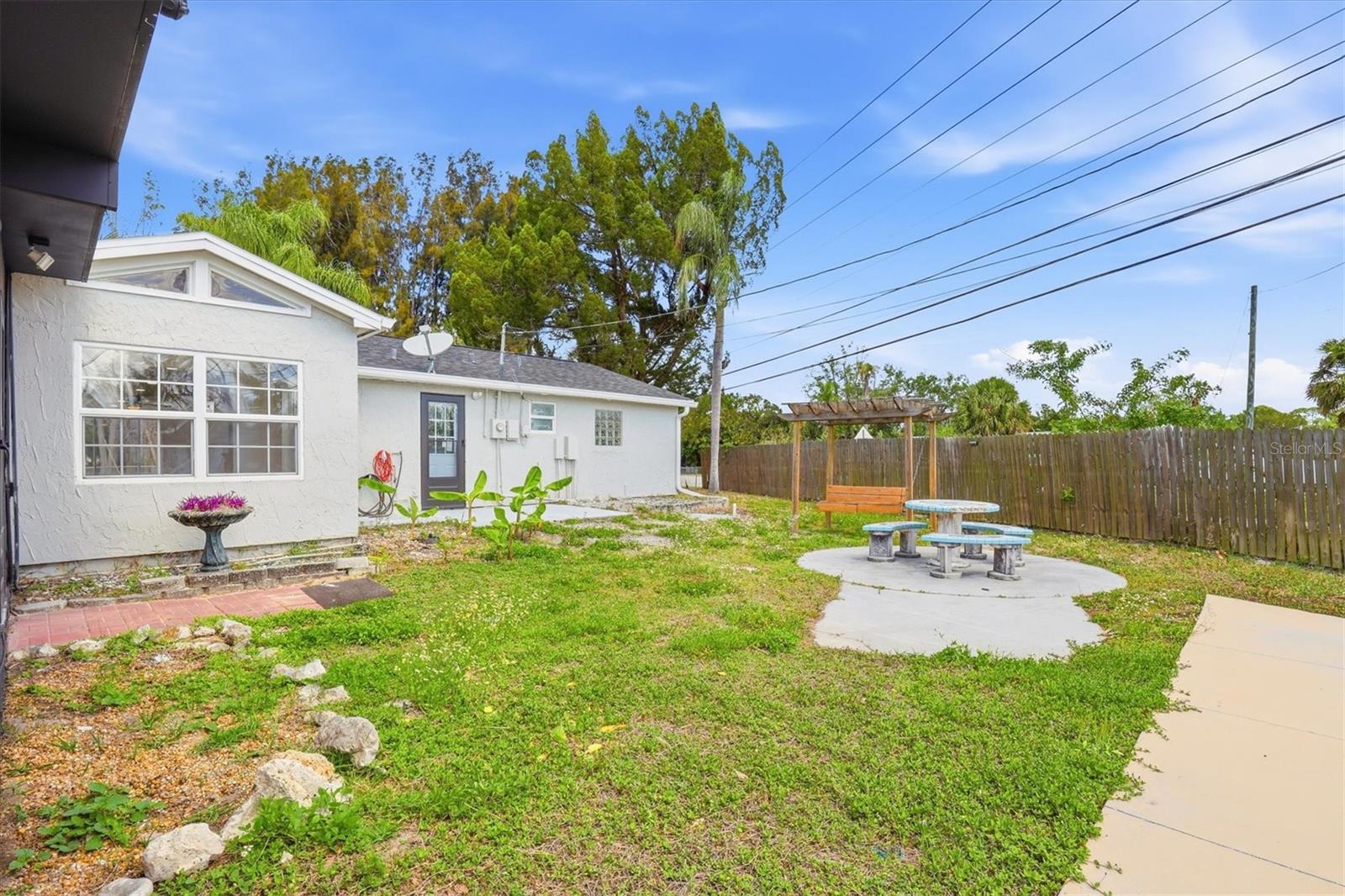 7114 FAIR LN