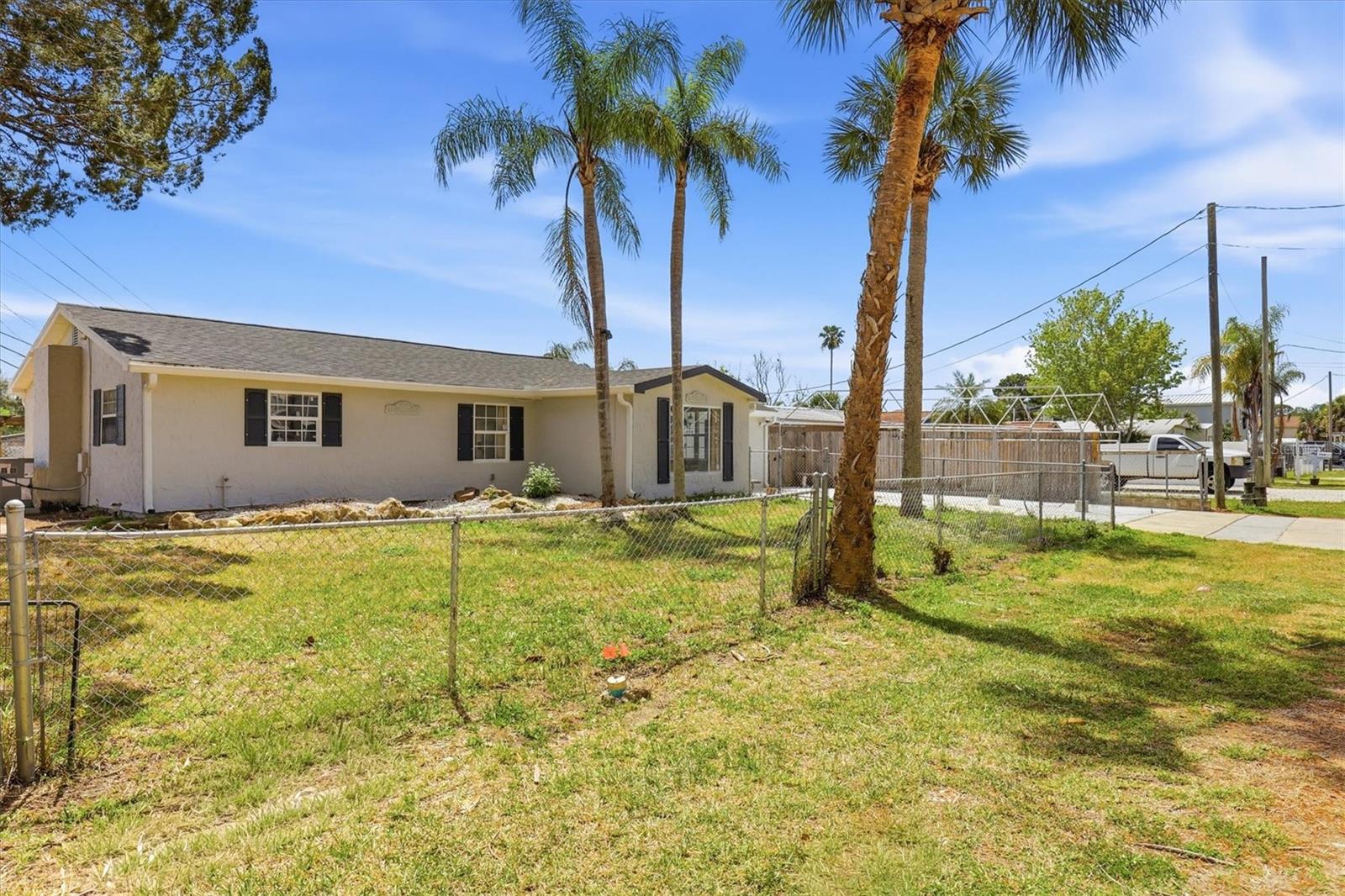 7114 FAIR LN