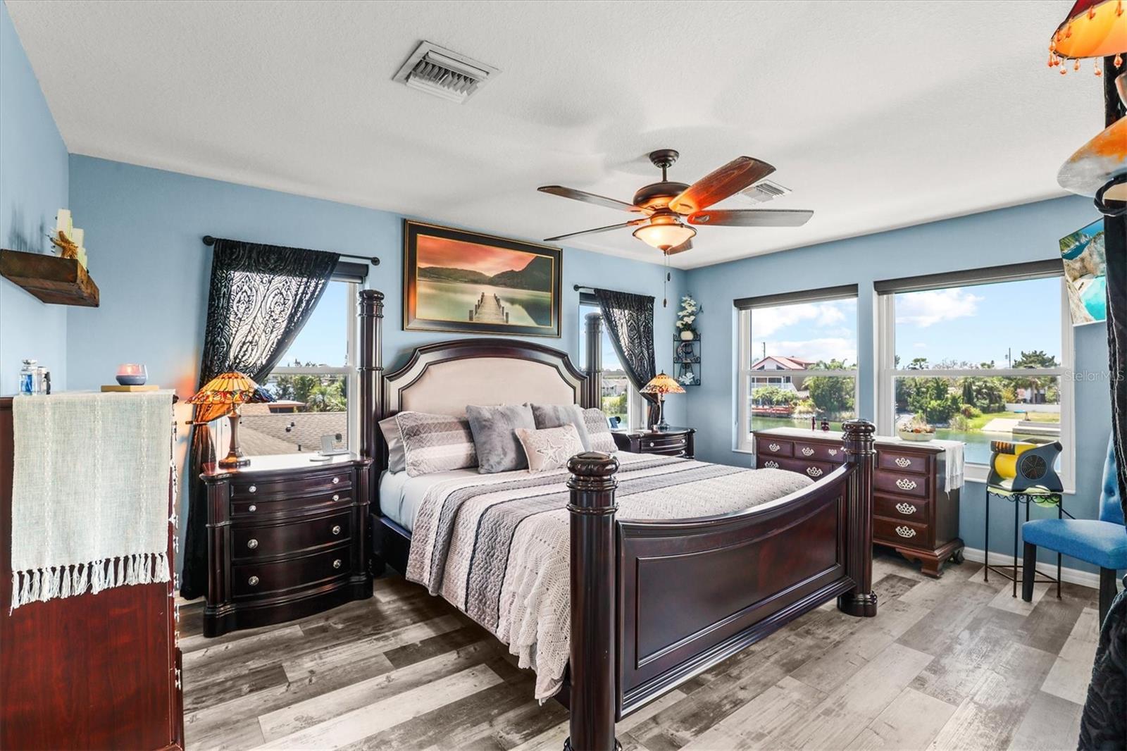 3351 POINSETTIA DR