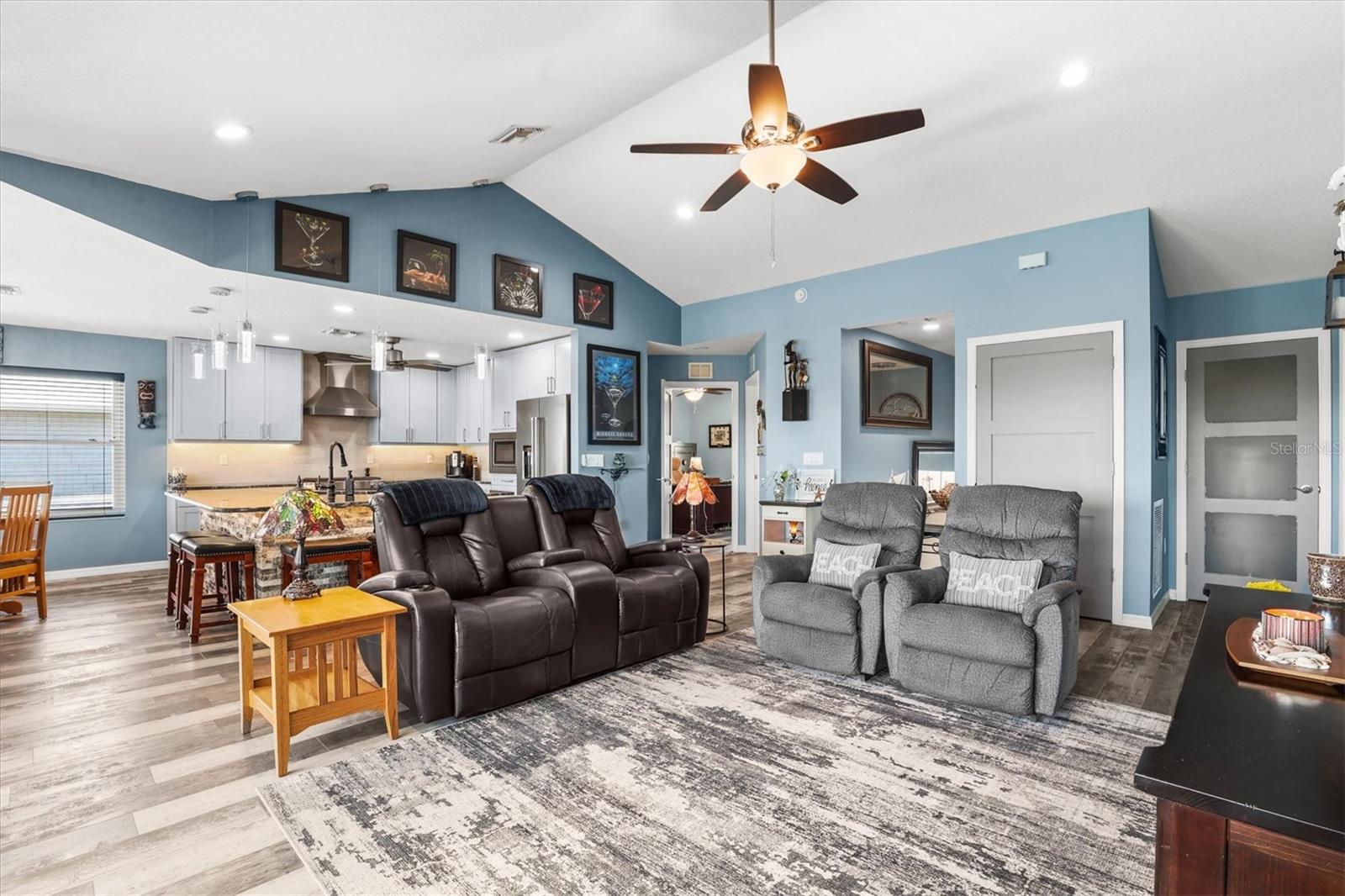 3351 POINSETTIA DR