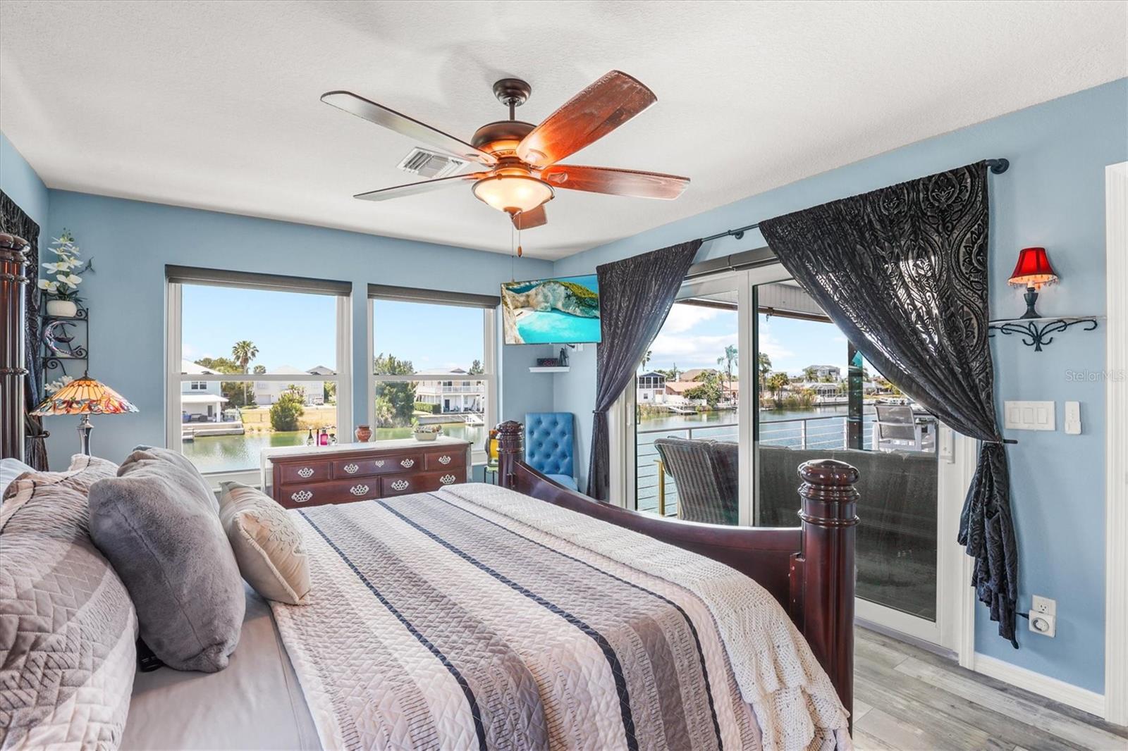 3351 POINSETTIA DR